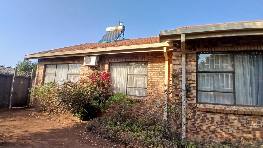 3 Bedroom Property for Sale in Universitas Ridge Free State